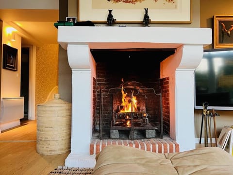 TV and multimedia, Living room, Dining area