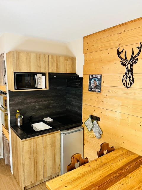 Babaute 7, studio typique au pied des pistes Apartment in Canton of Vaud