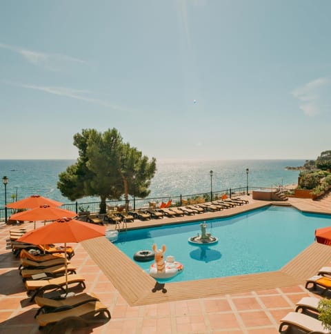 Off site, Day, Sea view, Swimming pool, sunbed