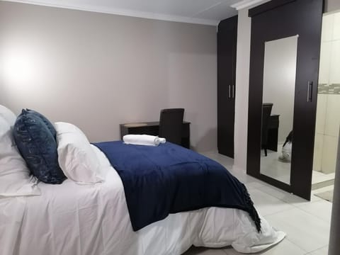 TV and multimedia, Bedroom, wardrobe
