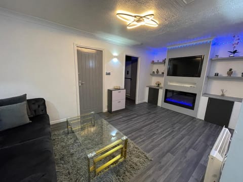 Newly refurbished modern 2 bedroom flat Apartment in Felixstowe