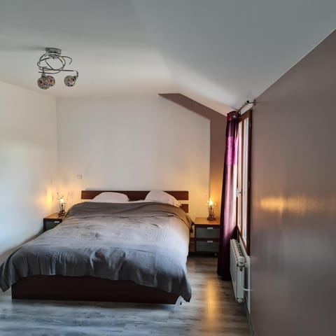 SAINT DENIS PARIS STADE de FRANCE DISNEY Villa in Saint-Denis, France