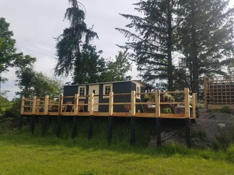 Rhydydefaid Cwt Clyd - Cosy Hut Chalet in Wales