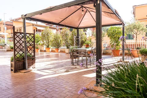 Property building, Patio, Spring, Day, Balcony/Terrace