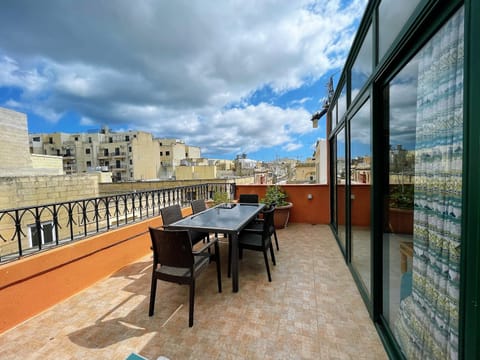 Duplex Penthouse With Terrace In Balluta Bay - Sleeps 6 Apartment in Sliema