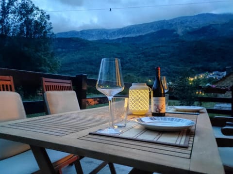 Balcony/Terrace, Mountain view