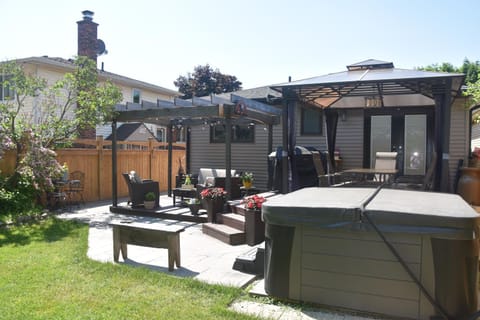 Property building, Patio, Dining area