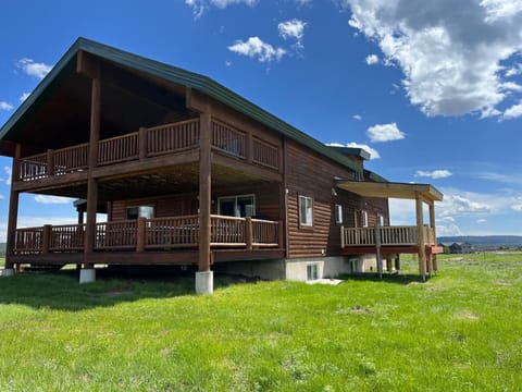 Liberty Lodge by KABINO Hot Tub Air Hockey 3 Living Rooms 7 bedrooms Boat Launch Reservoir ATV Snowmobile Trails WiFi House in Idaho