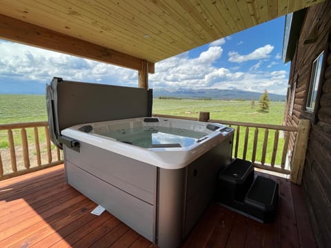 Liberty Lodge by KABINO Hot Tub Air Hockey 3 Living Rooms 7 bedrooms Boat Launch Reservoir ATV Snowmobile Trails WiFi House in Idaho