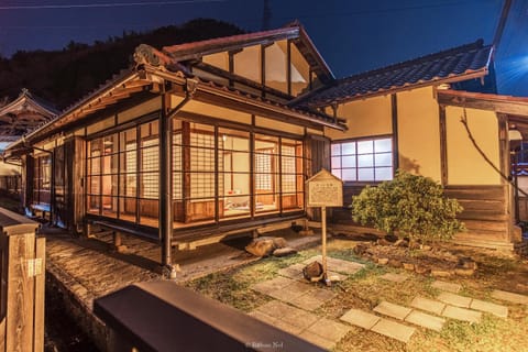 Property building, Night