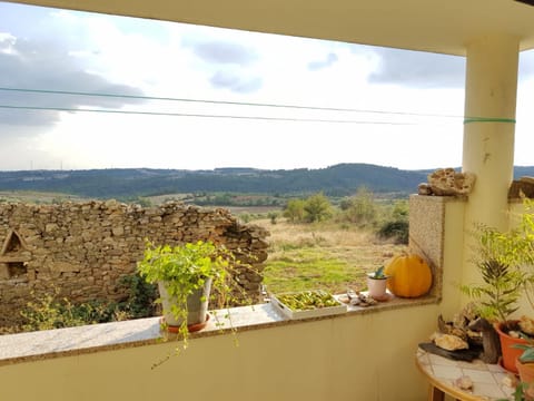Balcony/Terrace, Mountain view