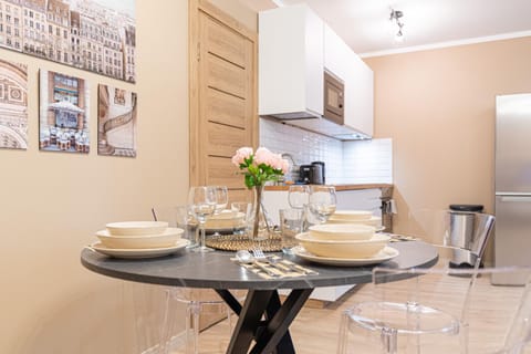 Kitchen or kitchenette, Dining area, pet friendly, stove