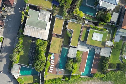 Property building, Swimming pool