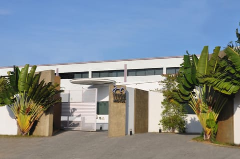Facade/entrance