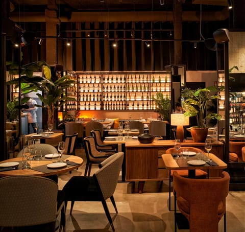 Restaurant/places to eat, Lounge or bar, Food and drinks, Breakfast, Dinner