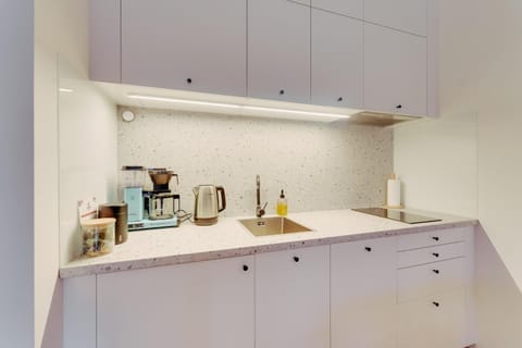 Coffee/tea facilities, Kitchen or kitchenette