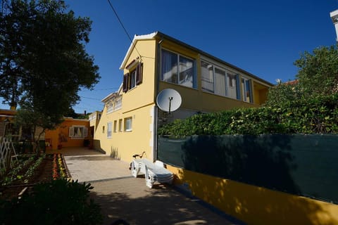 Facade/entrance, Facade/entrance