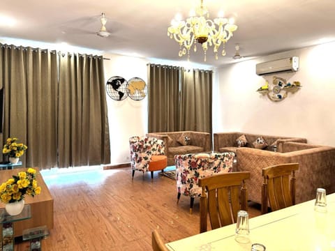 Living room, Seating area, air conditioner