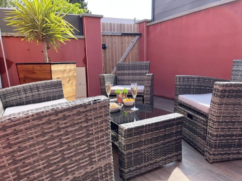 - NEW - La TerraCalm - WiFi / Netflix House in Normandy