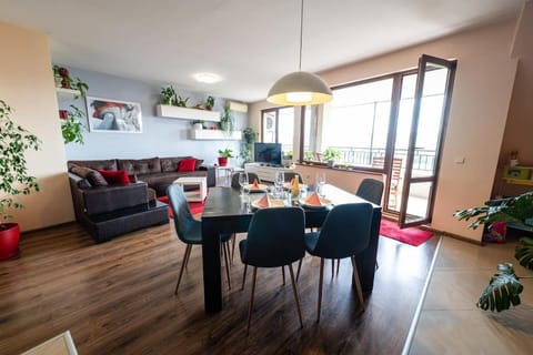 При Галя / Прекрасен апартамент в тих квартал Apartment in Varna