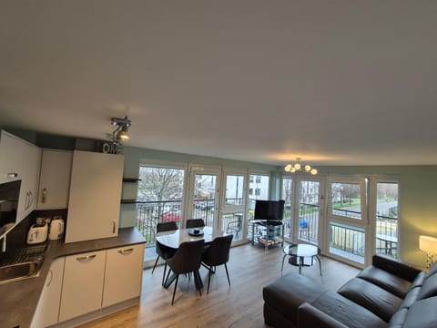 Fabulous 3 Bedroom Flat Apartment in Edinburgh
