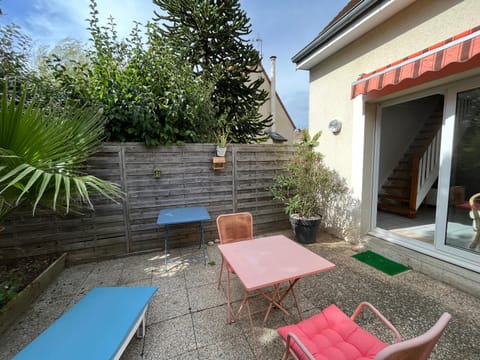 Maison calme avec terrasse - Calypso House in Normandy
