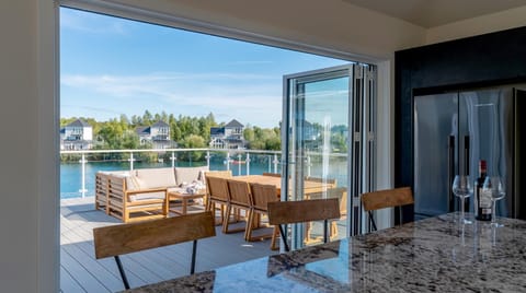 Patio, Balcony/Terrace, Seating area