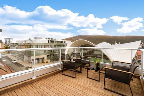 Patio, Day, View (from property/room), Balcony/Terrace, Seating area, City view, Mountain view