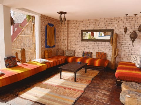 Communal lounge/ TV room, Balcony/Terrace