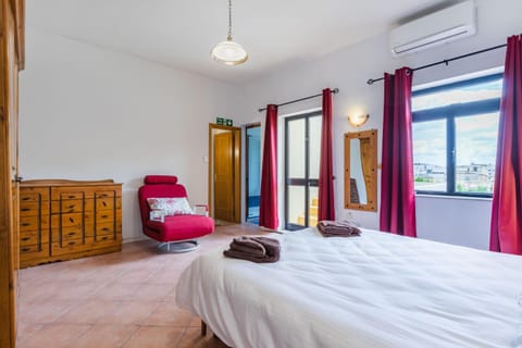 Bed, Photo of the whole room, Bedroom, towels, wardrobe