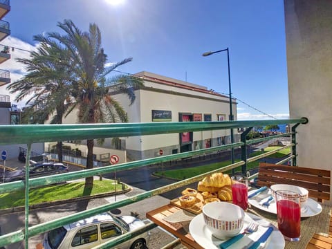 View (from property/room), Balcony/Terrace, Shopping Area