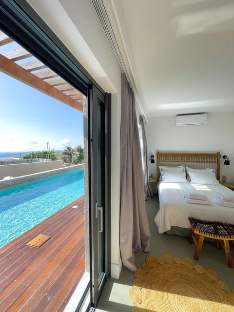 Bed, Day, Photo of the whole room, Bedroom, Pool view, Swimming pool
