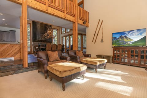 Grand Antler Lodge: Spacious, Updated, Sleeps 16 House in Breckenridge