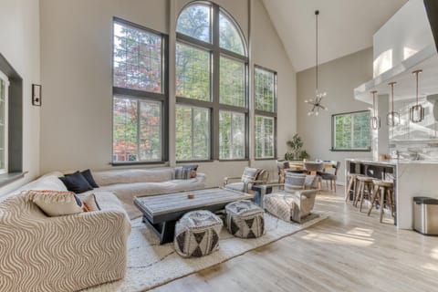 Sandy Ski Chalet House in Mount Hood Village