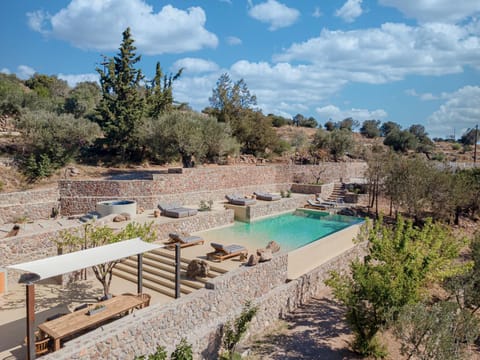 Day, Natural landscape, Pool view, Swimming pool, sunbed