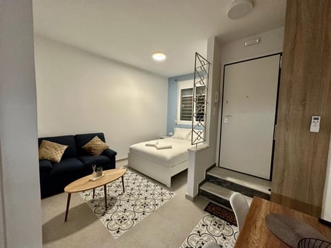 A13 Athens Apartment in Athens