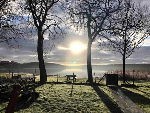 Day, Natural landscape, Lake view, Sunrise