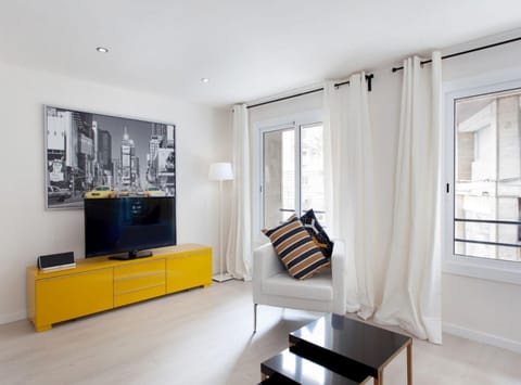 Communal lounge/ TV room, TV and multimedia, Living room