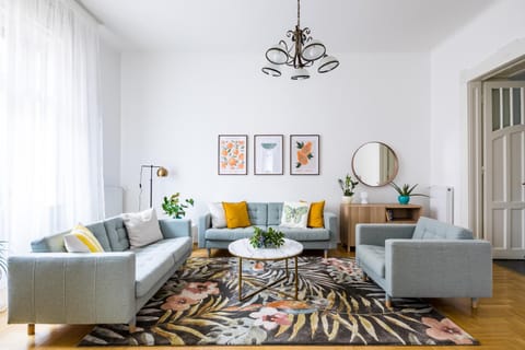 Communal lounge/ TV room, Living room, Photo of the whole room, Decorative detail, Seating area, hair dresser, soundproof