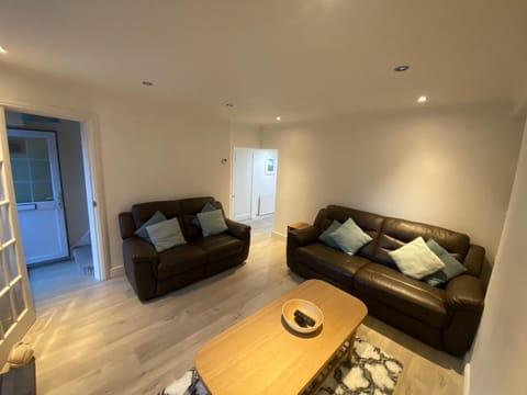Sands Reach, dog friendly Tenby house House in Wales