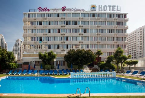 Property building, Day, Pool view, Swimming pool, sunbed