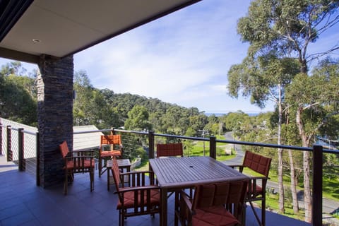 Spring, Day, Natural landscape, View (from property/room), Balcony/Terrace, Dining area