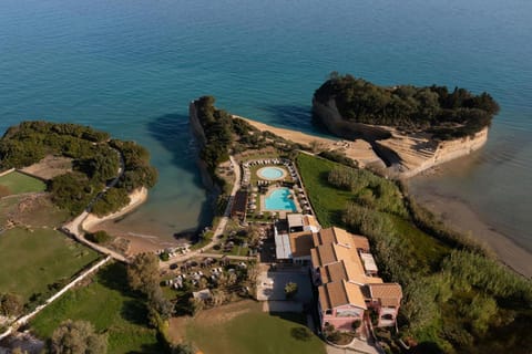 Property building, Neighbourhood, Natural landscape, Bird's eye view, Summer, Beach, Landmark view, Location