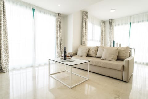 Magic Atrium Beach Apartment in Marina Baixa