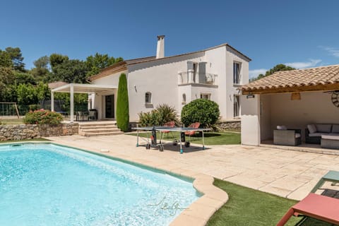 Property building, Patio, Garden, Garden view, Pool view, Swimming pool, sunbed