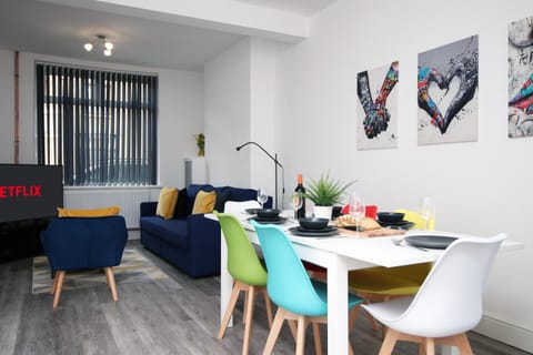 Living room, Dining area