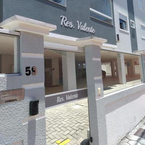 Day, Property logo or sign