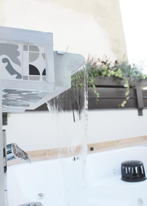 Hot Tub, Balcony/Terrace