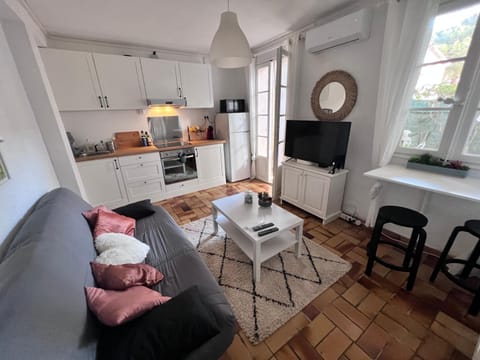 TV and multimedia, Kitchen or kitchenette, Living room, Dining area