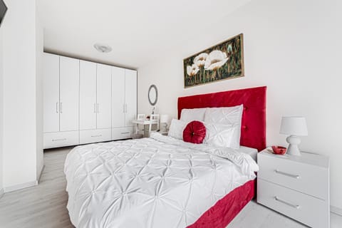 Bed, Photo of the whole room, Bedroom, wardrobe